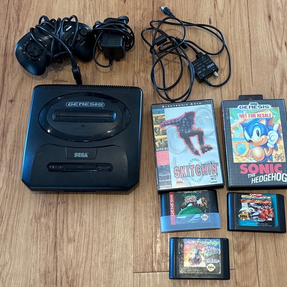 sega genesis console model 2 bundle (Sonic 1, Skitchin\', Lemmings, TMNT, SF2)
